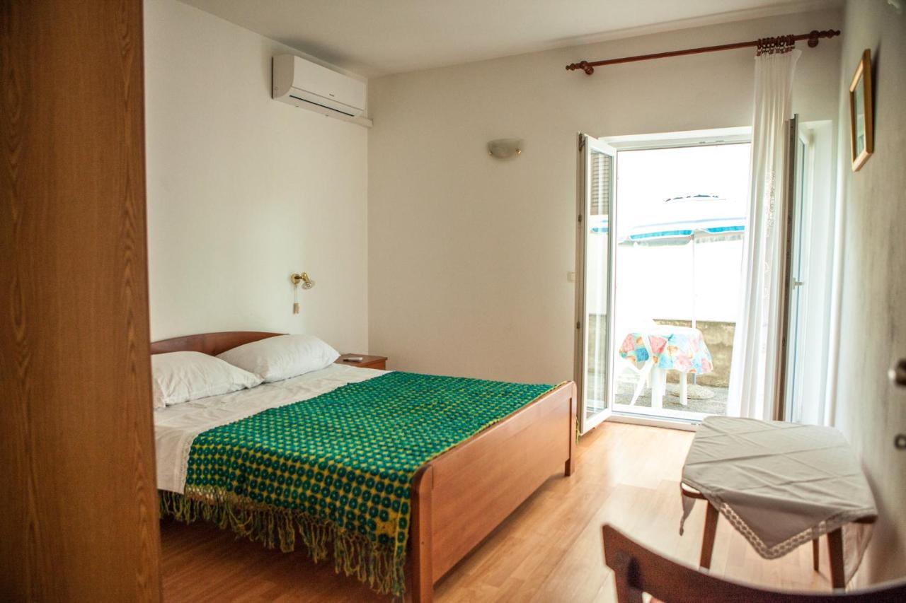 Apartments Alma Новалья Экстерьер фото