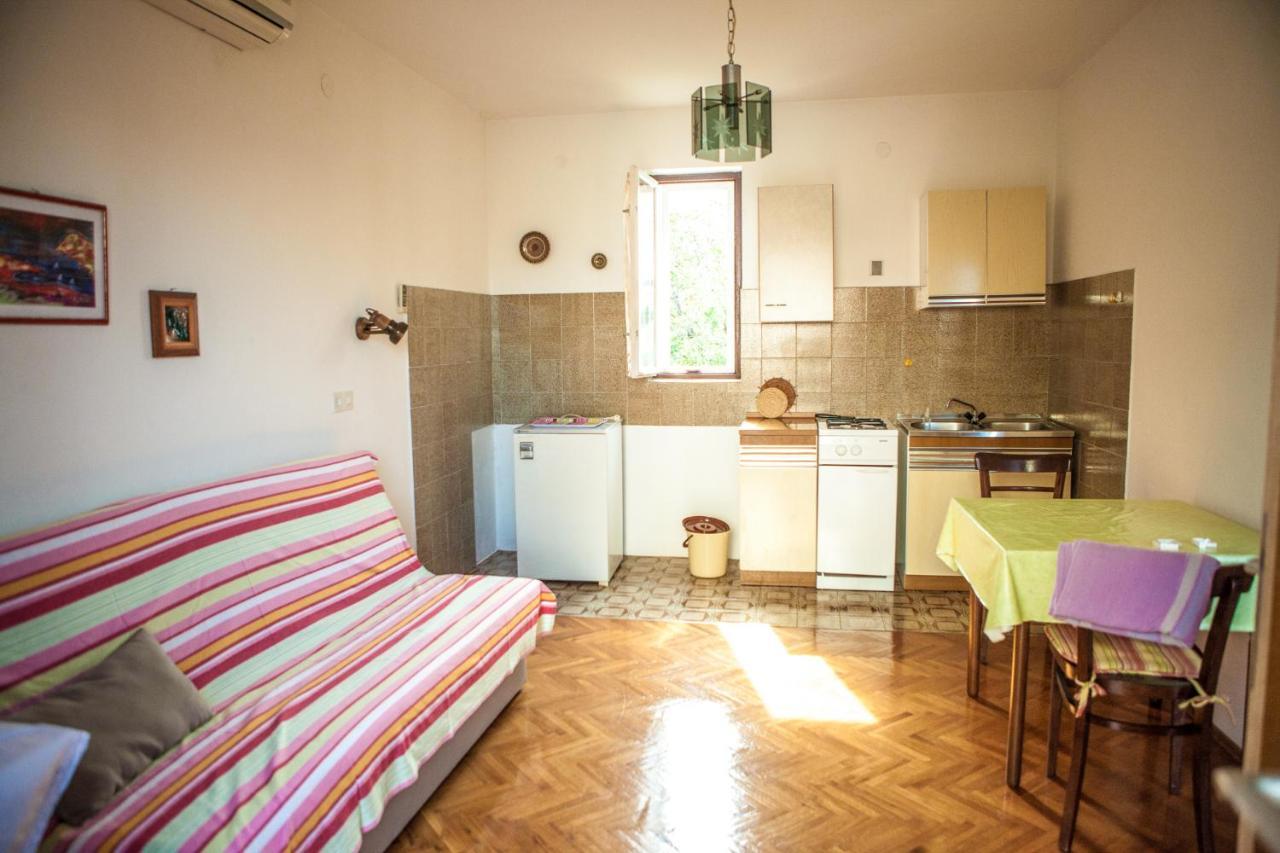 Apartments Alma Новалья Экстерьер фото