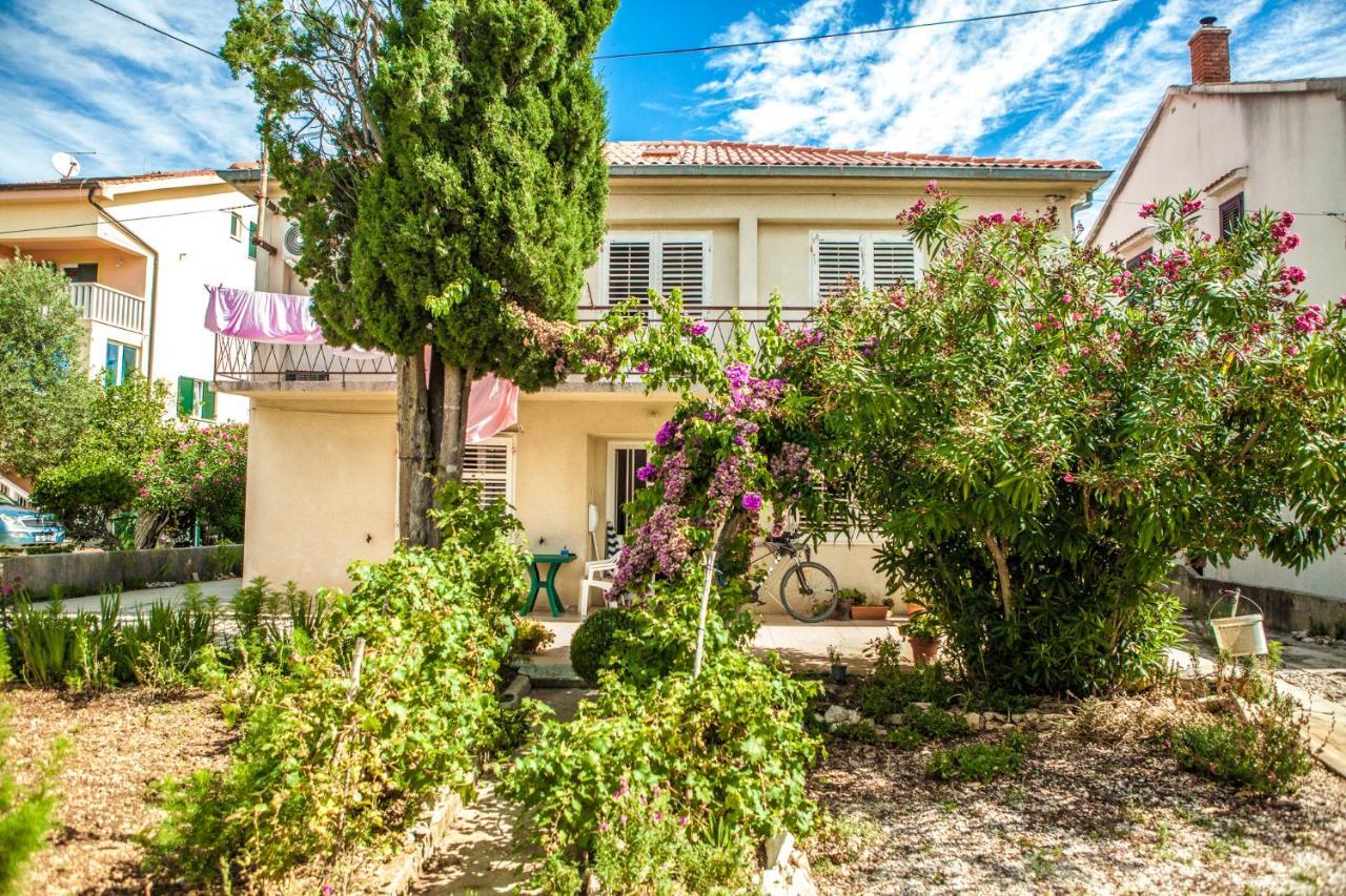 Apartments Alma Новалья Экстерьер фото