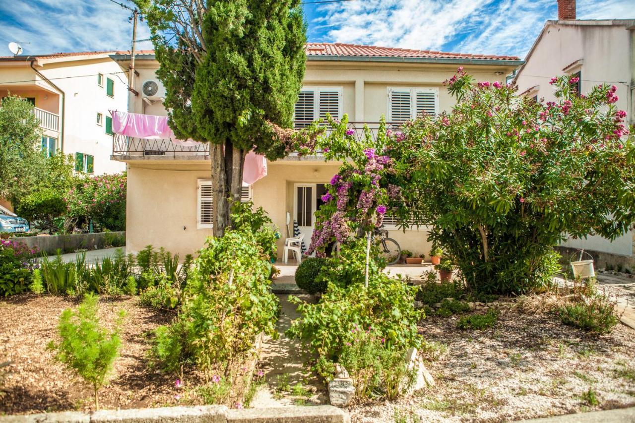 Apartments Alma Новалья Экстерьер фото