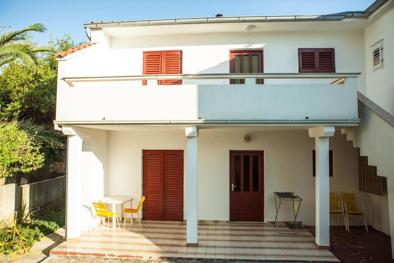 Apartments Alma Новалья Экстерьер фото