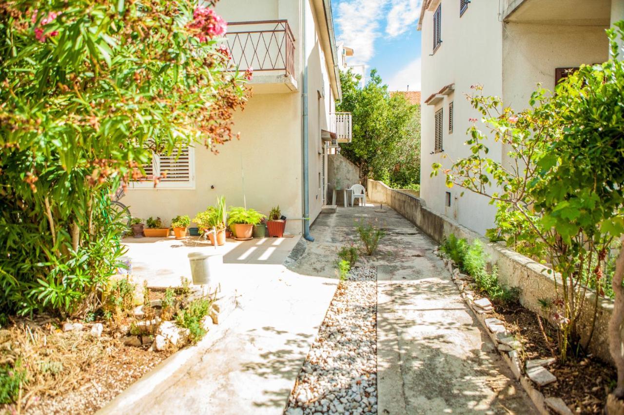 Apartments Alma Новалья Экстерьер фото
